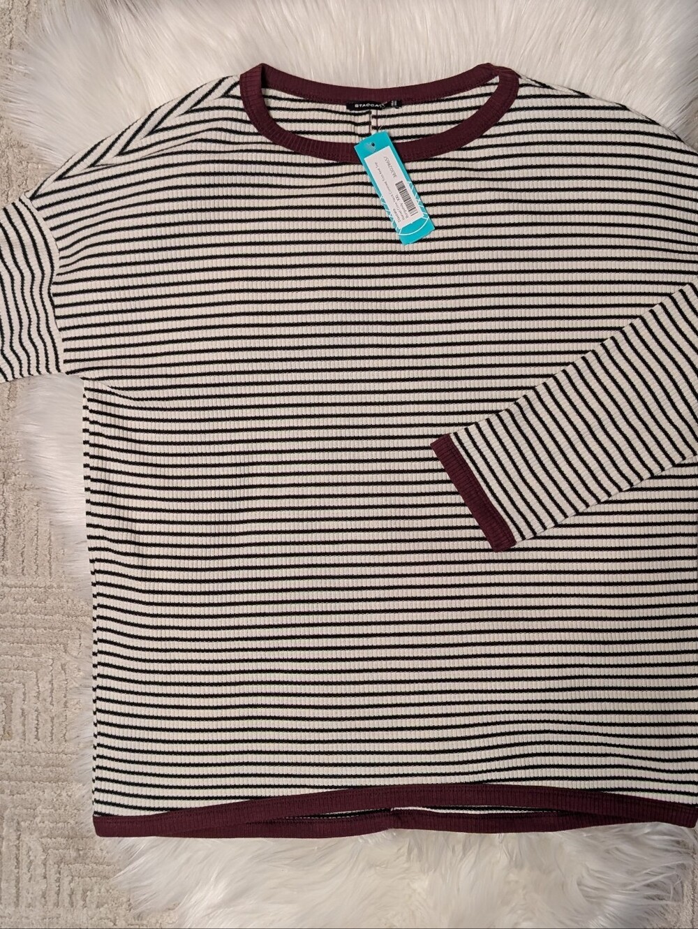 Staccato Marvel Crew Neck Contrast Trim Knit Top Striped Knit Top in Burgundy